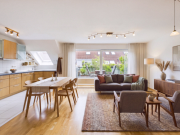151 m² Maisonette auf zwei Ebenen – 4 Schlafzimmer, großer Balkon mit Balkonkraftwerk, Sauna & 2 TG, 74343 Sachsenheim, Maisonettewohnung